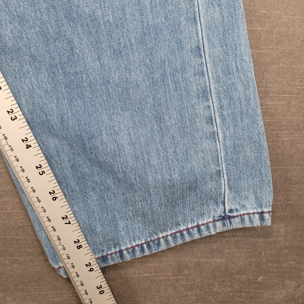 Tommy Bahama Cayman Island Relaxed Mens Jeans Actual Sz 34x29 Light Wash‎ Blue